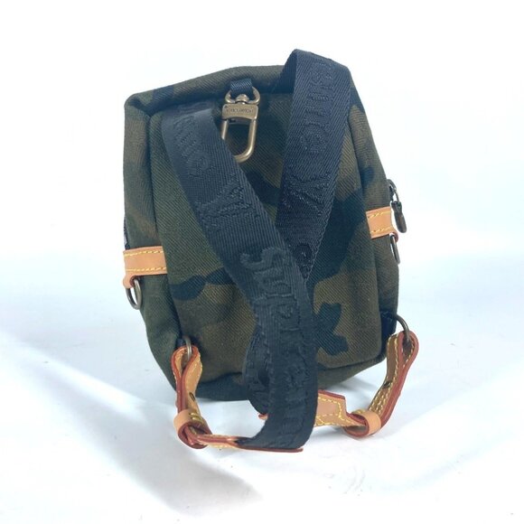 LOUIS VUITTON Green Backpack - Picture 2 of 16